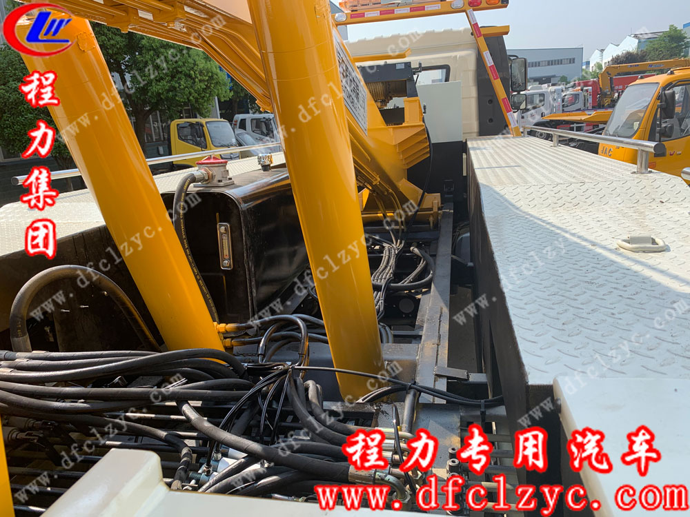 解放聯(lián)體一拖一清障車細節(jié)