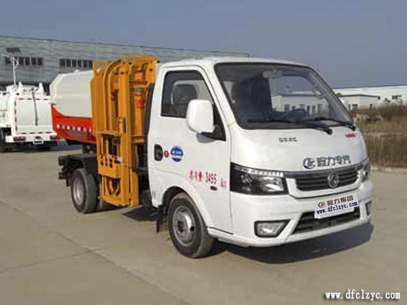 湖北程力國(guó)六東風(fēng)掛桶垃圾車右前方