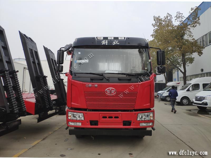 程力集團(tuán)國(guó)六平板車(chē)正前方